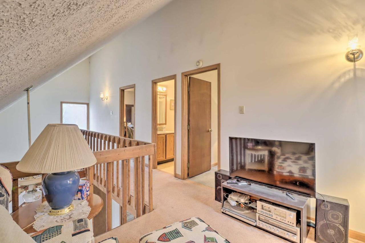 Holiday home Secluded Poconos With Decks About 1 Mi To Jim Thorpe